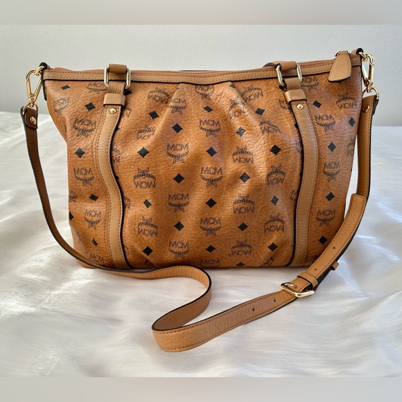 𝙈𝘾𝙈 𝙑𝙞𝙨𝙚𝙩𝙤𝙨 𝙎𝙩𝙪𝙙𝙙𝙚𝙙 𝙈𝙚𝙙𝙞𝙪𝙢 𝙀𝙨𝙨𝙚𝙣𝙩𝙞𝙖𝙡𝙨 - Picture 3 of 16